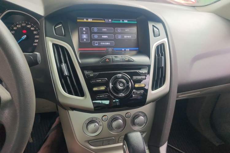 Used Ford Focus 2012 Sedan 1.6L Automatic Comfort Model Audio And AC Panel
