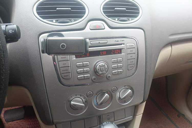 Used Ford Focus 2012 Sedan Classic 1.8L Automatic Base Model Audio And AC Panel