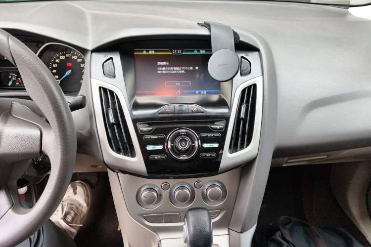 Used Ford Focus 2012 Sedan 1.6L Automatic Comfort Model Audio And AC Panel