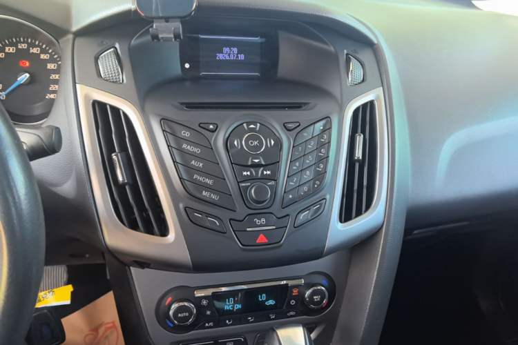Used Ford Focus 2012 Sedan 1.6L Automatic Fashion Edition Audio And AC Panel