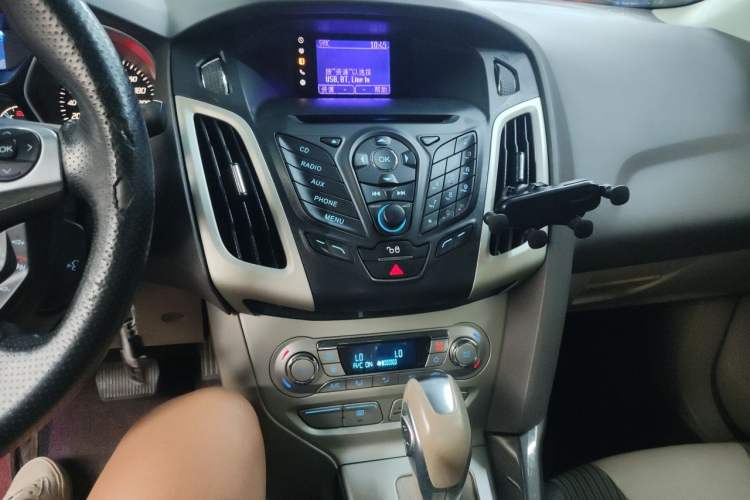 Used Ford Focus 2012 Sedan 1.6L Automatic Fashion Edition Audio And AC Panel