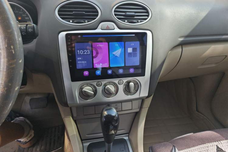 Used Ford Focus 2012 Hatchback Classic 1.8L Automatic Fashion Edition Audio And AC Panel