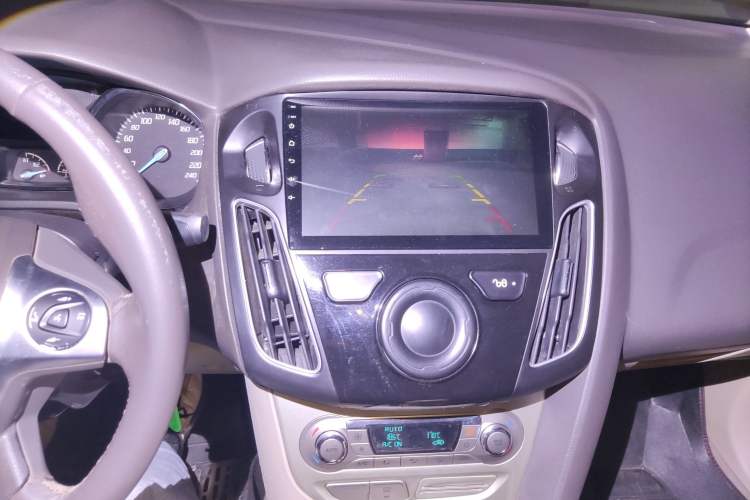 Used Ford Focus 2012 Sedan 1.6L Automatic Fashion Edition Audio And AC Panel