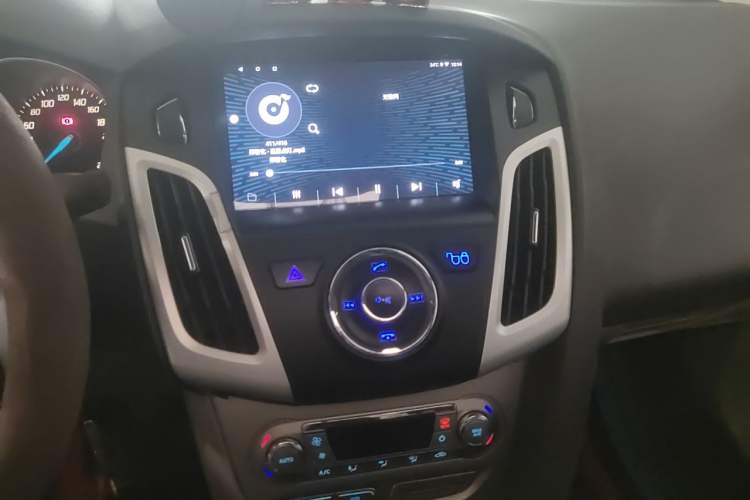 Used Ford Focus 2012 Sedan 1.6L Manual Fashion Edition Audio And AC Panel