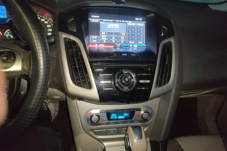 Used Ford Focus 2012 Sedan 1.6L Automatic Fashion Edition Audio And AC Panel
