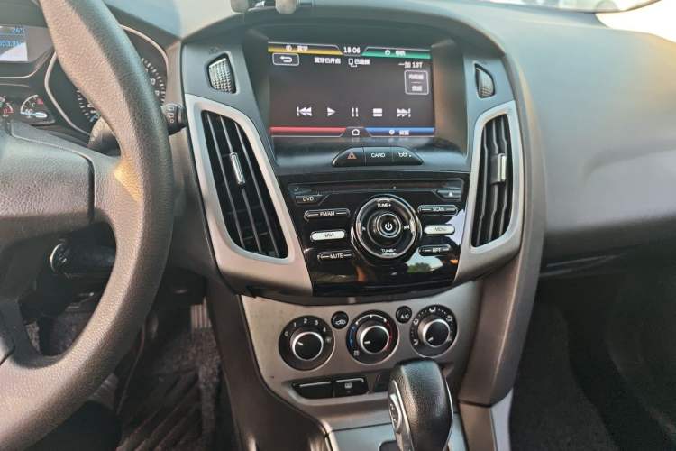 Used Ford Focus 2012 Hatchback 1.6L Automatic Comfort Model Audio And AC Panel