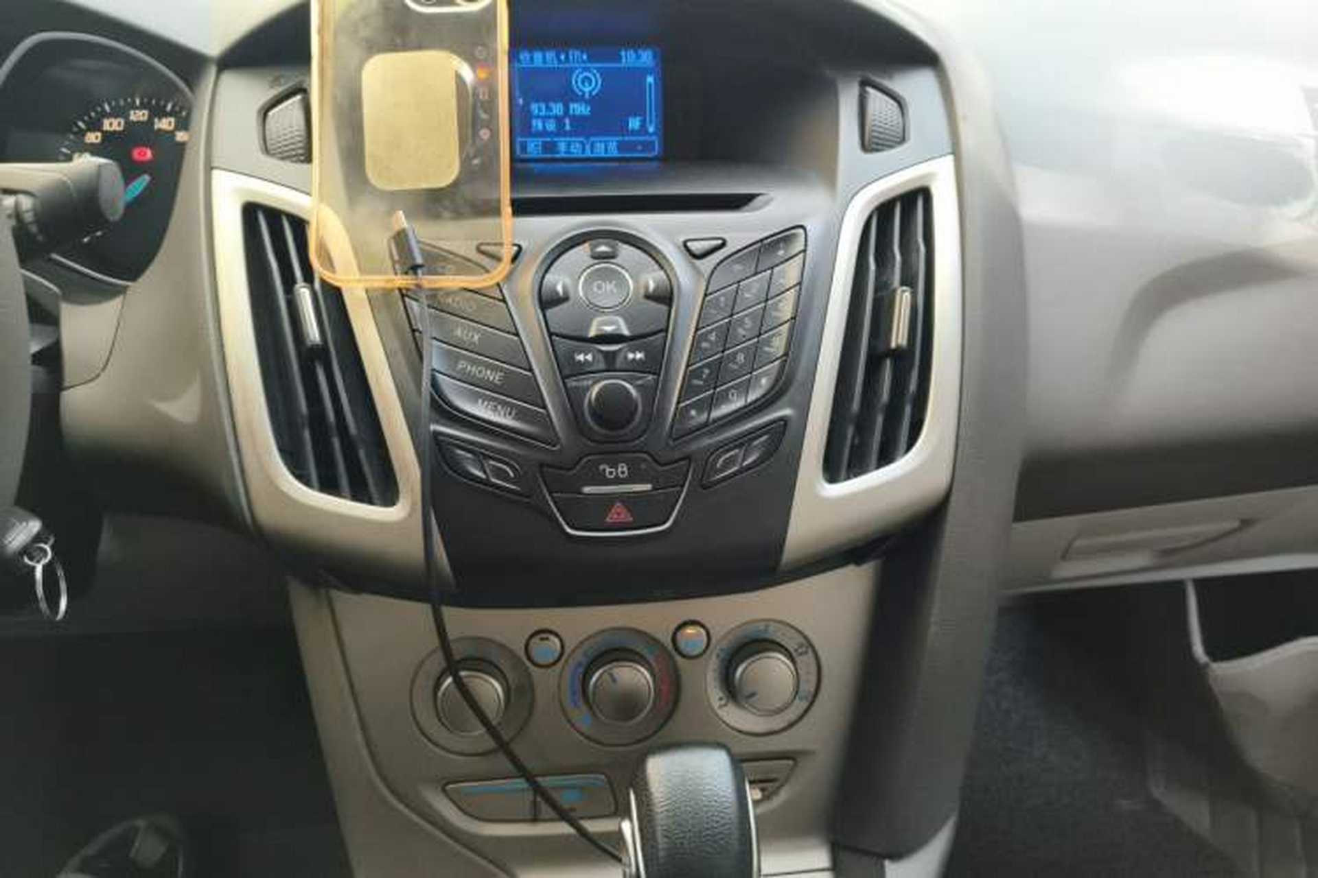 Used Ford Focus 2012 Sedan 1.6L Automatic Comfort Model Audio And AC Panel
