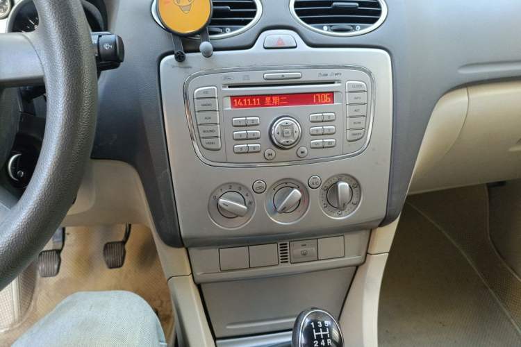 Used Ford Focus 2012 Hatchback Classic 1.8L Manual Base Model Audio And AC Panel