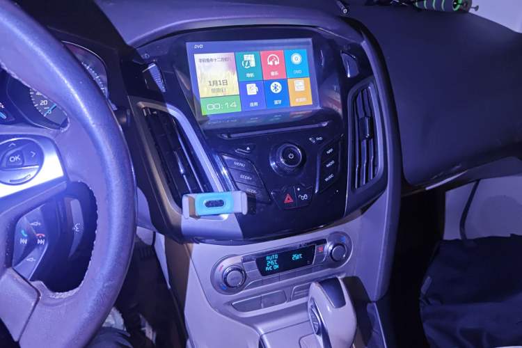 Used Ford Focus 2012 Sedan 1.6L Automatic Fashion Edition Audio And AC Panel