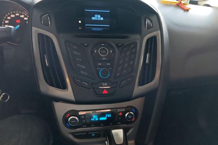 Used Ford Focus 2012 Sedan 1.6L Automatic Fashion Edition Audio And AC Panel