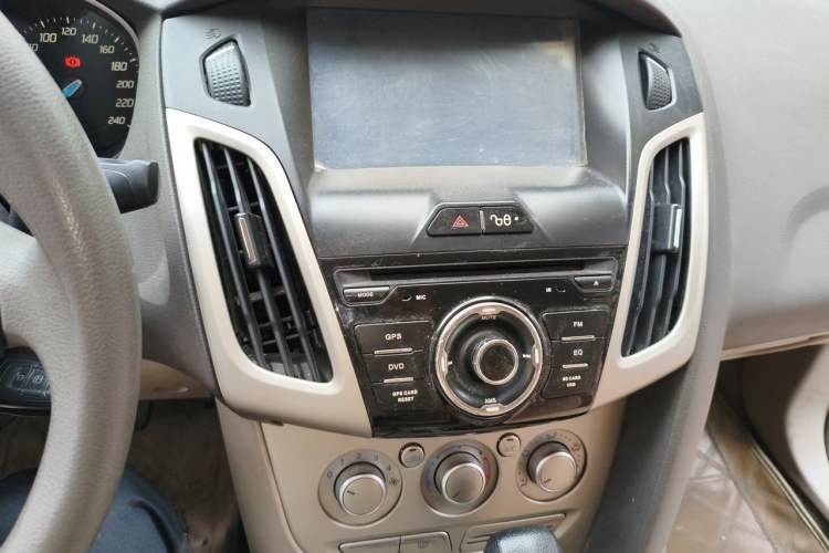 Used Ford Focus 2012 Sedan 1.6L Automatic Comfort Model Audio And AC Panel