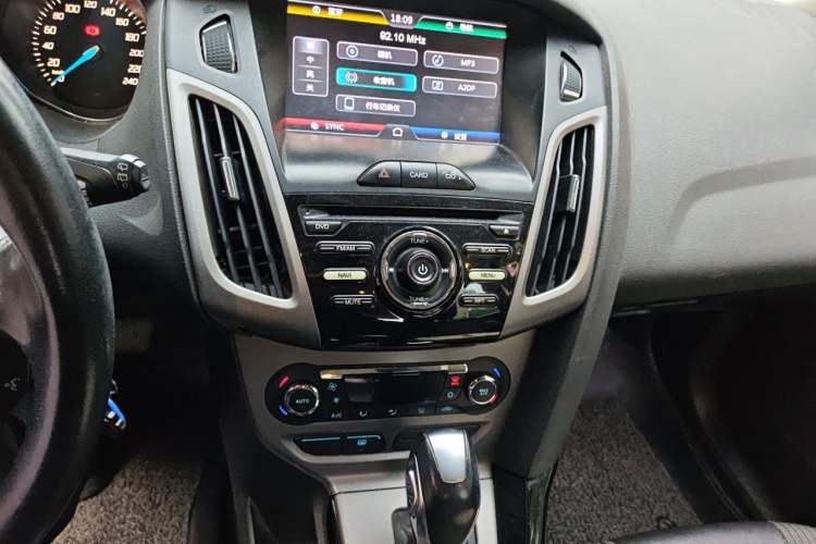Used Ford Focus 2012 Hatchback 1.6L Automatic Fashion Edition Audio And AC Panel