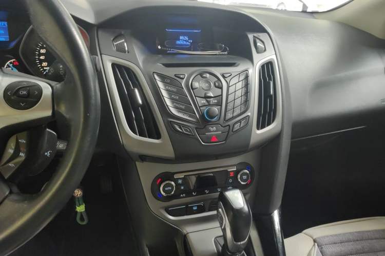 Used Ford Focus 2012 Sedan 1.6L Automatic Fashion Edition Audio And AC Panel