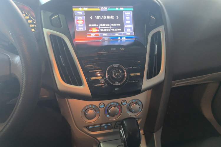 Used Ford Focus 2012 Sedan 1.6L Automatic Comfort Model Audio And AC Panel