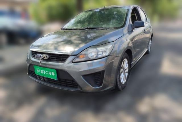 Ford Focus 2012 Hatchback Classic 1.8L Automatic Fashion Edition مستعملة