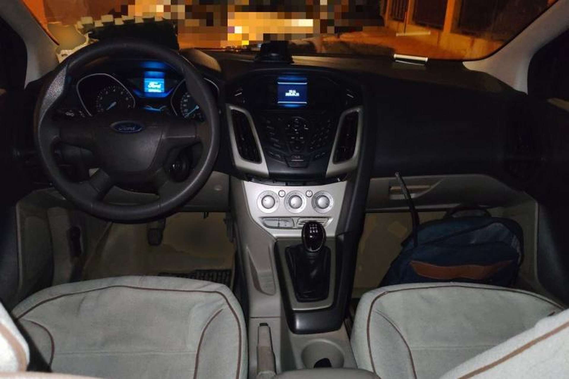 Used Ford Focus 2012 Sedan 1.6L Manual Comfort Model Center Console