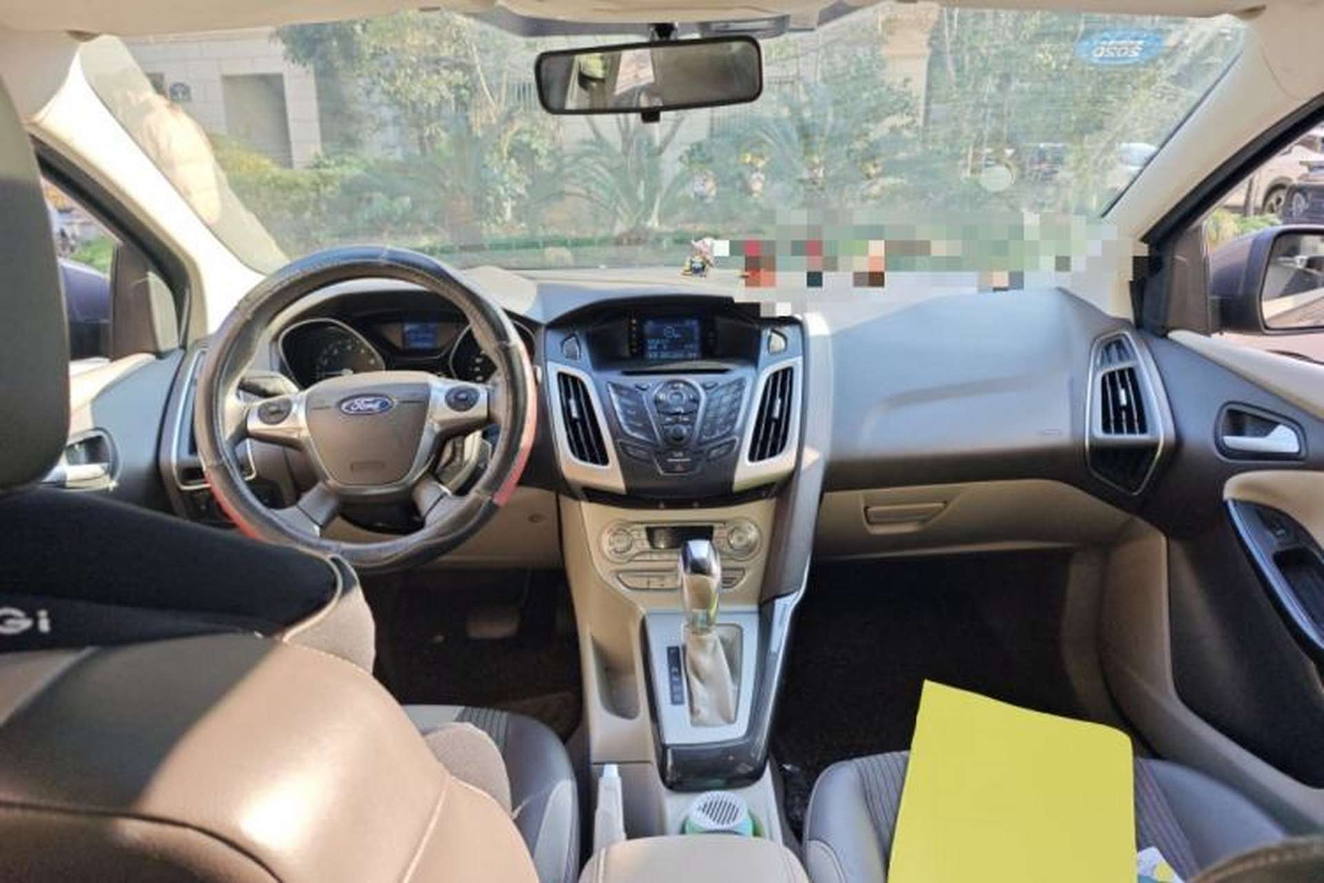 Used Ford Focus 2012 Sedan 1.6L Automatic Fashion Edition Center Console