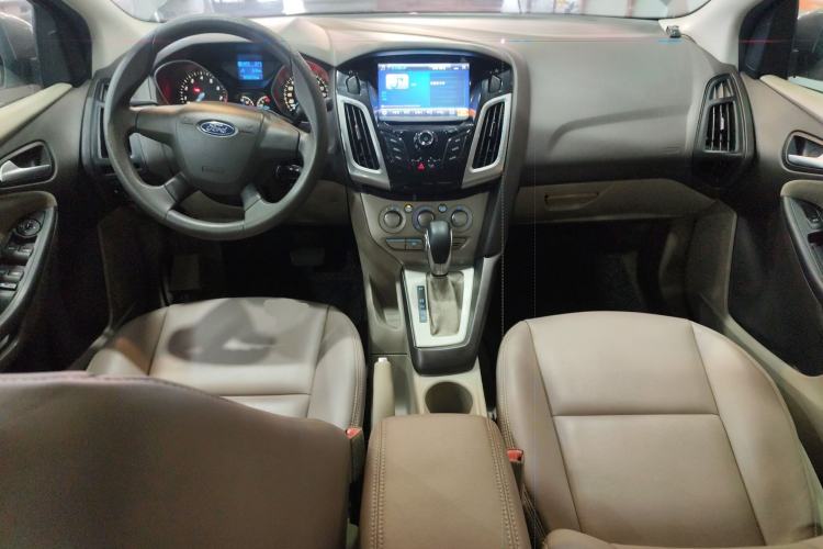 Used Ford Focus 2012 Sedan 1.6L Automatic Comfort Model Center Console