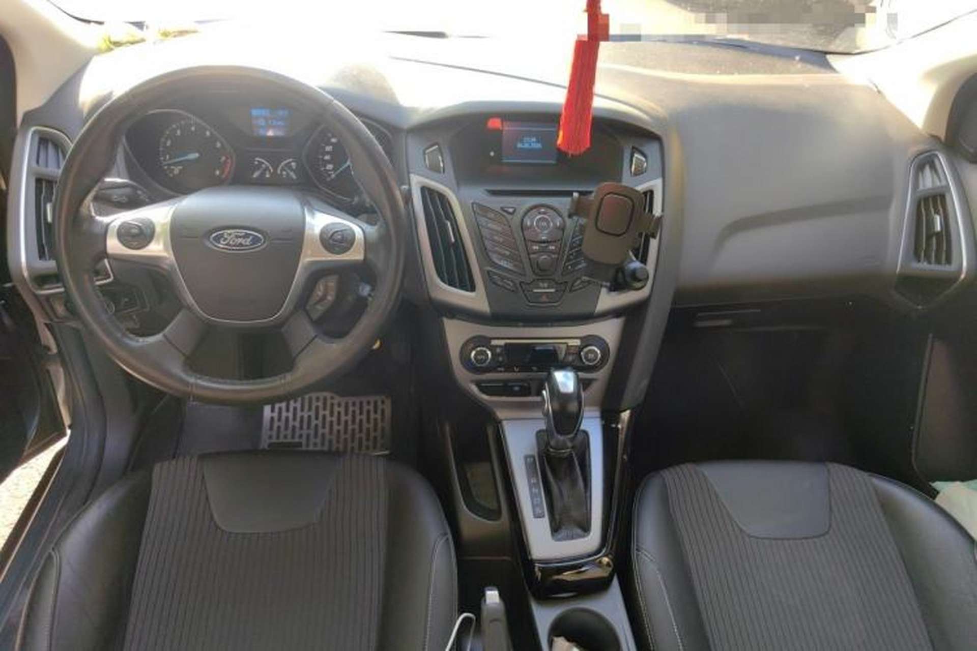 Used Ford Focus 2012 Sedan 1.6L Automatic Fashion Edition Center Console