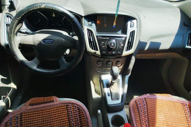 Used Ford Focus 2012 Sedan 1.6L Automatic Comfort Model Center Console