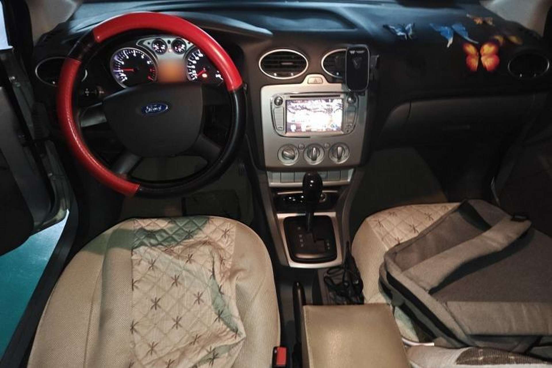Used Ford Focus 2012 Hatchback Classic 1.8L Automatic Base Model Center Console