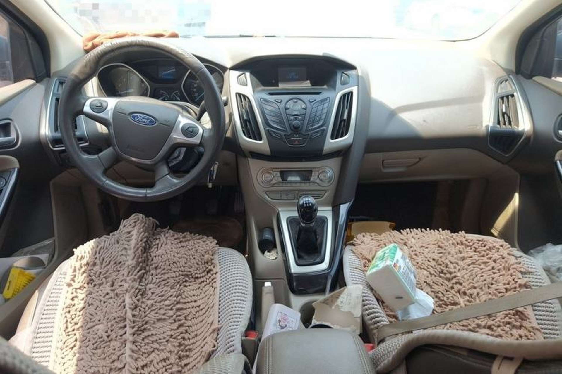 Used Ford Focus 2012 Sedan 1.6L Manual Fashion Edition Center Console