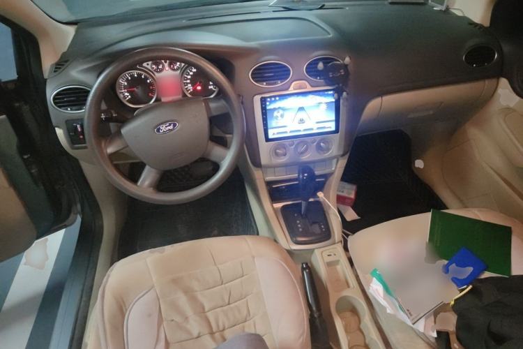 Used Ford Focus 2012 Sedan Classic 1.8L Automatic Base Model Center Console