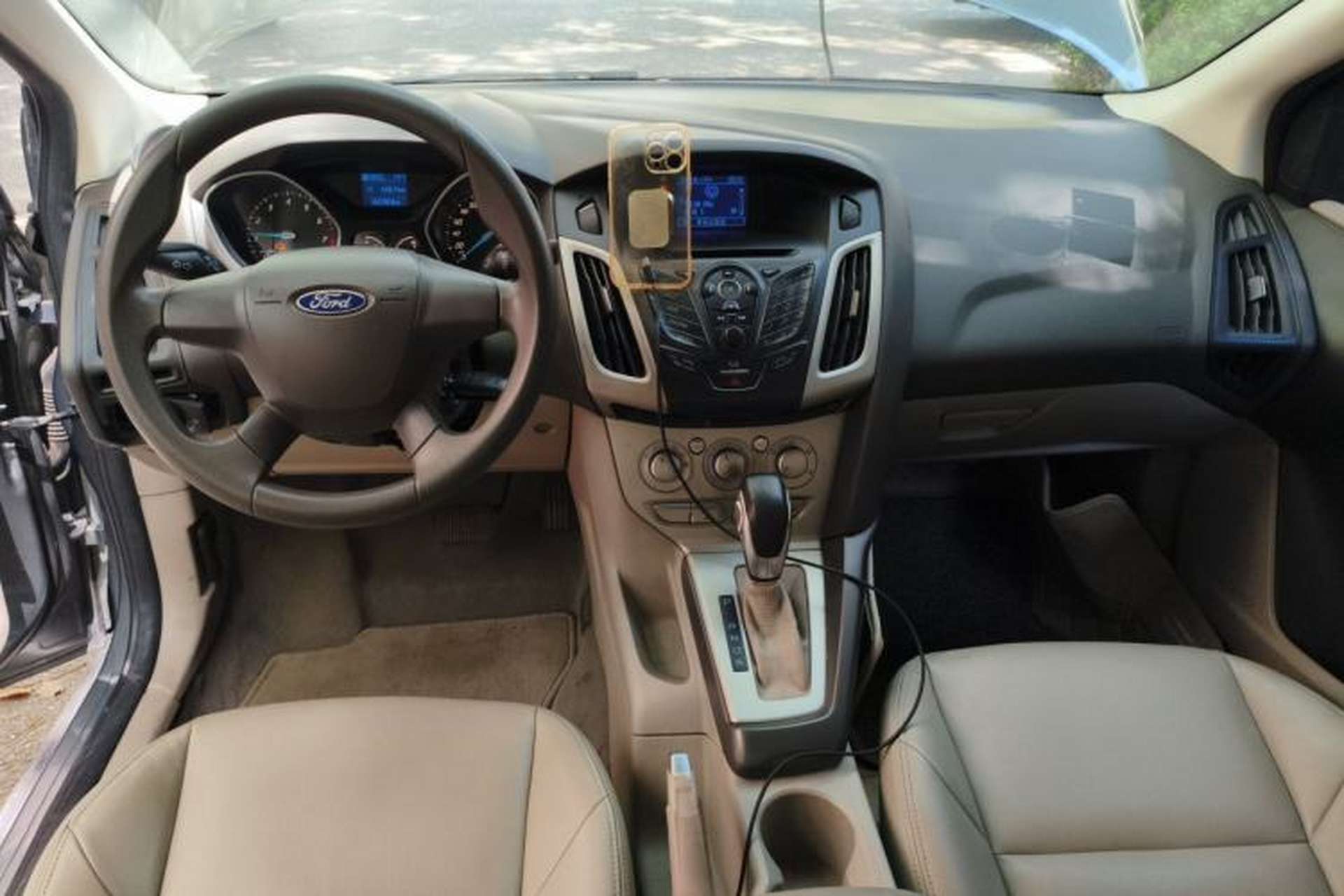 Used Ford Focus 2012 Sedan 1.6L Automatic Comfort Model Center Console