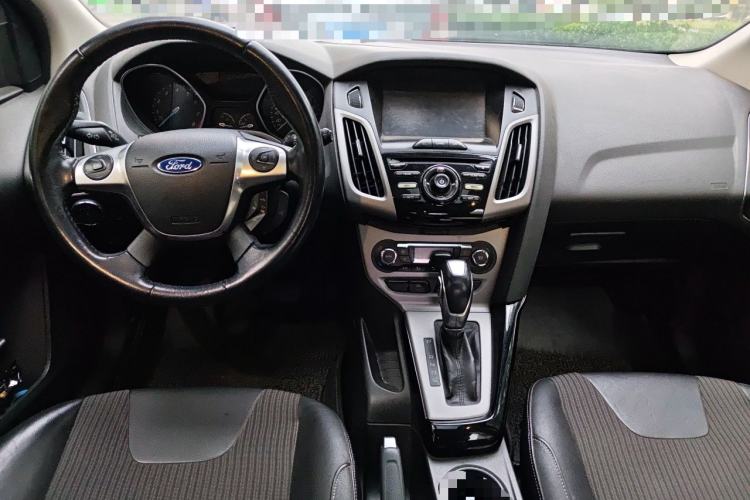 Used Ford Focus 2012 Hatchback 1.6L Automatic Fashion Edition Center Console