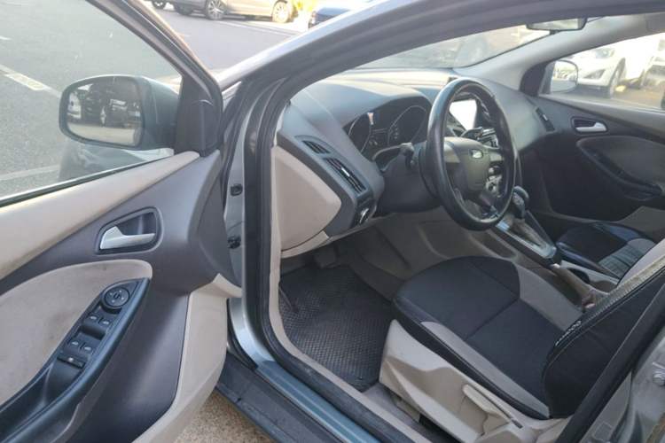 Used Ford Focus 2012 Sedan 1.6L Automatic Comfort Model Driver Seat