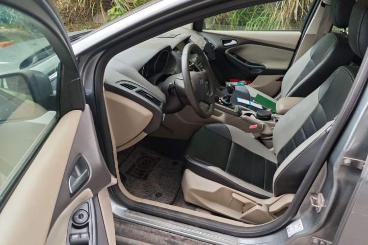 Used Ford Focus 2012 Sedan 1.6L Manual Comfort Model Driver Seat