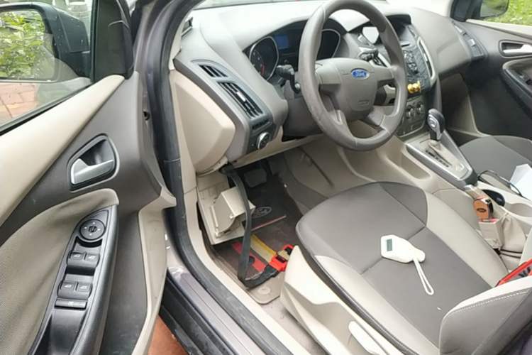 Used Ford Focus 2012 Sedan 1.6L Automatic Comfort Model Driver Seat