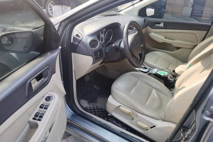 Used Ford Focus 2012 Hatchback Classic 1.8L Automatic Fashion Edition Driver Seat