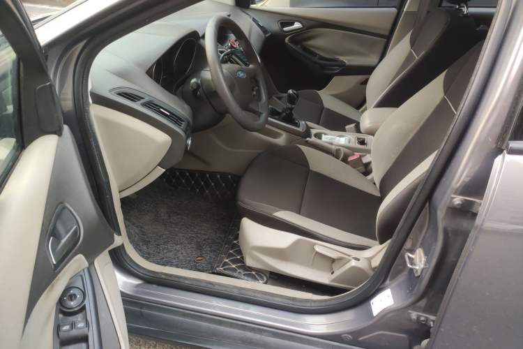 Used Ford Focus 2012 Sedan 1.6L Manual Comfort Model Driver Seat