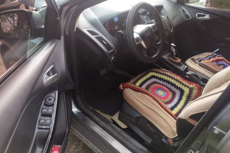 Used Ford Focus 2012 Hatchback 1.6L Automatic Fashion Edition Driver Seat