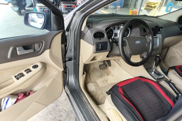 Used Ford Focus 2012 Sedan Classic 1.8L Automatic Fashion Edition Driver Seat