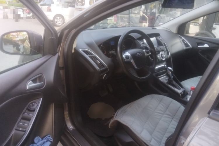 Used Ford Focus 2012 Sedan 1.6L Automatic Fashion Edition Driver Seat