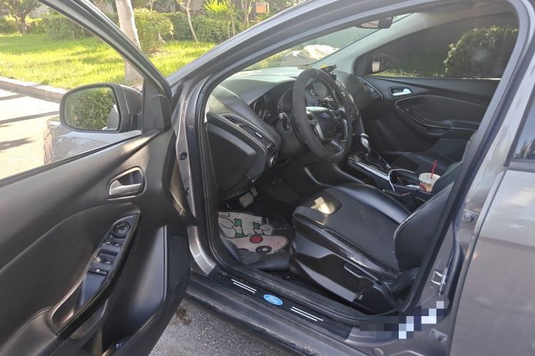 Used Ford Focus 2012 Sedan 1.6L Automatic Fashion Edition Driver Seat