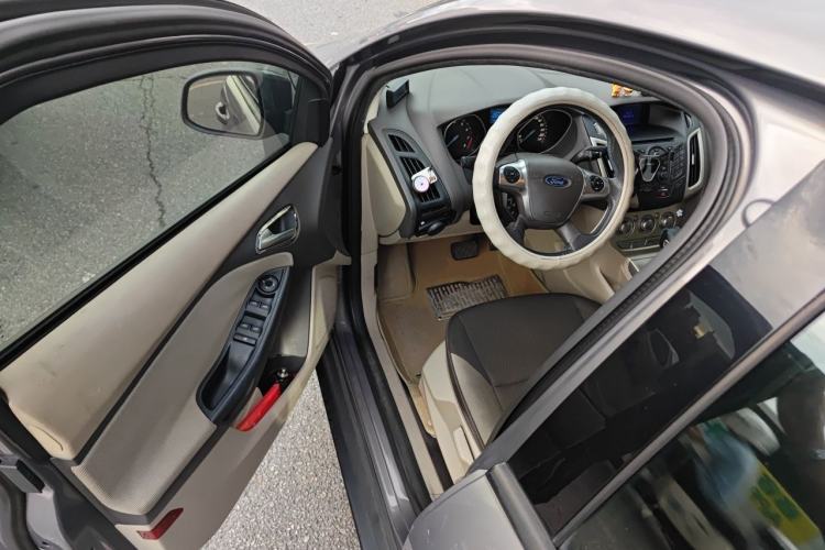 Used Ford Focus 2012 Sedan 1.6L Automatic Comfort Model Driver Seat