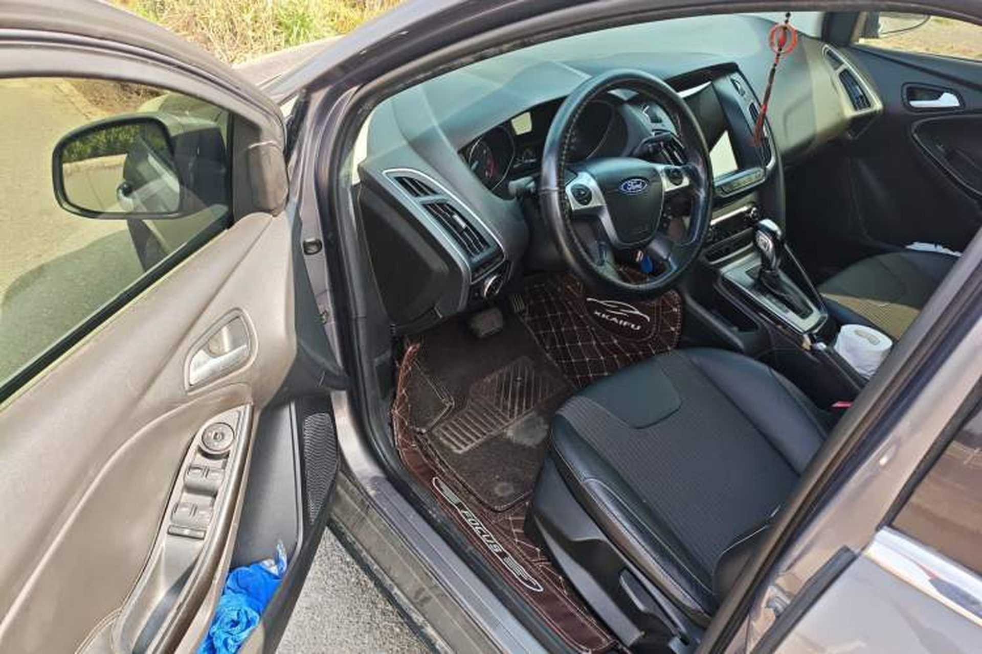 Used Ford Focus 2012 Sedan 1.6L Automatic Fashion Edition Driver Seat