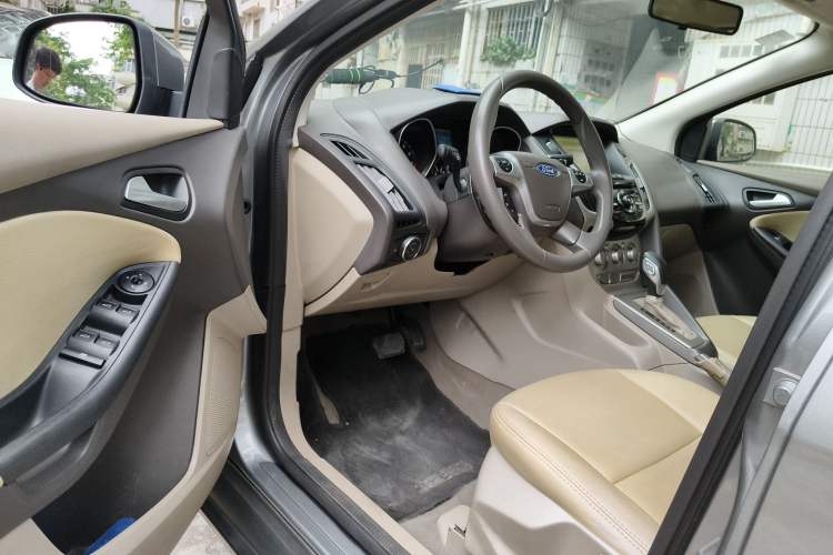 Used Ford Focus 2012 Sedan 1.6L Automatic Comfort Model Driver Seat