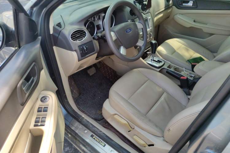 Used Ford Focus 2012 Hatchback Classic 1.8L Automatic Fashion Edition Driver Seat