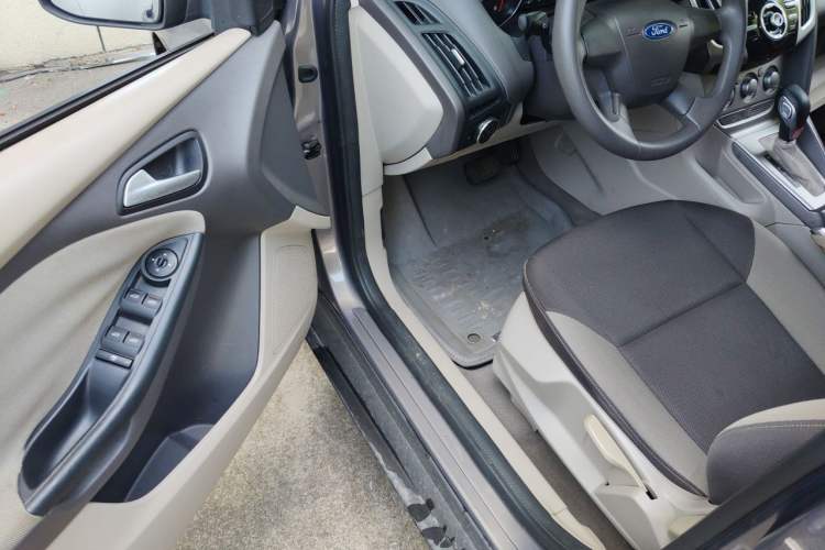 Used Ford Focus 2012 Sedan 1.6L Automatic Comfort Model Driver Seat