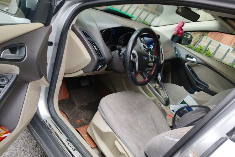Used Ford Focus 2012 Sedan 1.6L Automatic Comfort Model Driver Seat