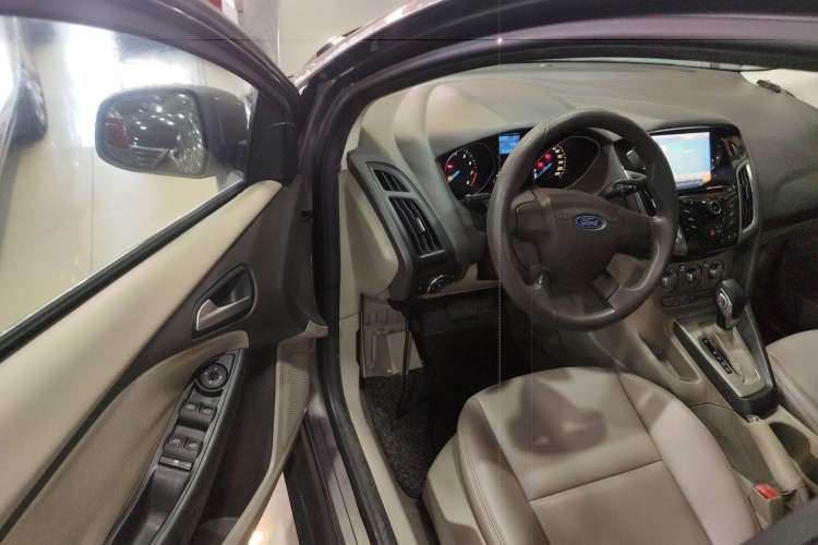 Used Ford Focus 2012 Sedan 1.6L Automatic Comfort Model Driver Seat