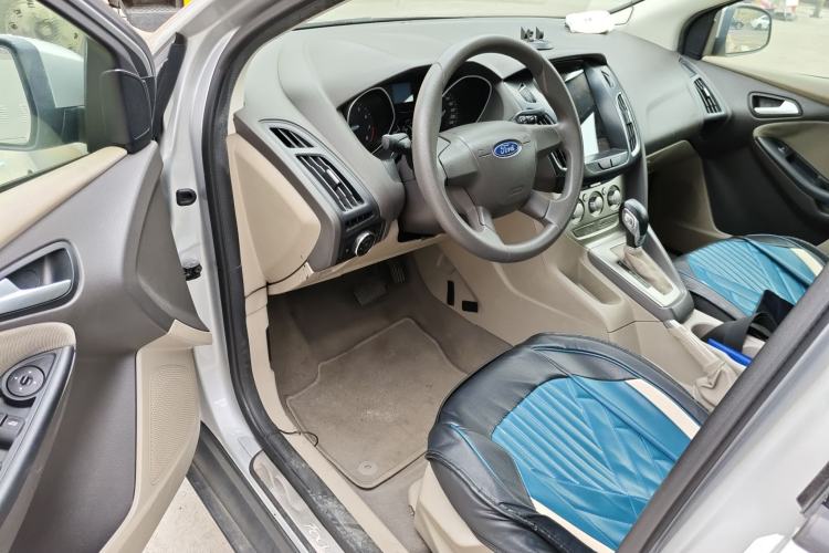 Used Ford Focus 2012 Sedan 1.6L Automatic Comfort Model Driver Seat