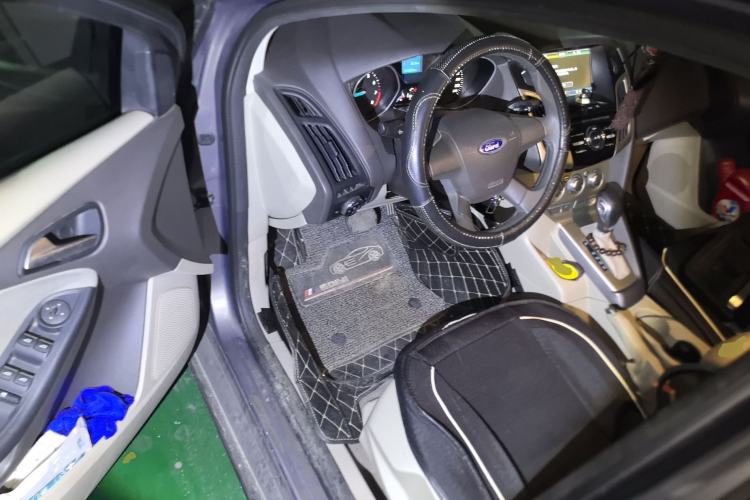 Used Ford Focus 2012 Sedan 1.6L Automatic Comfort Model Driver Seat