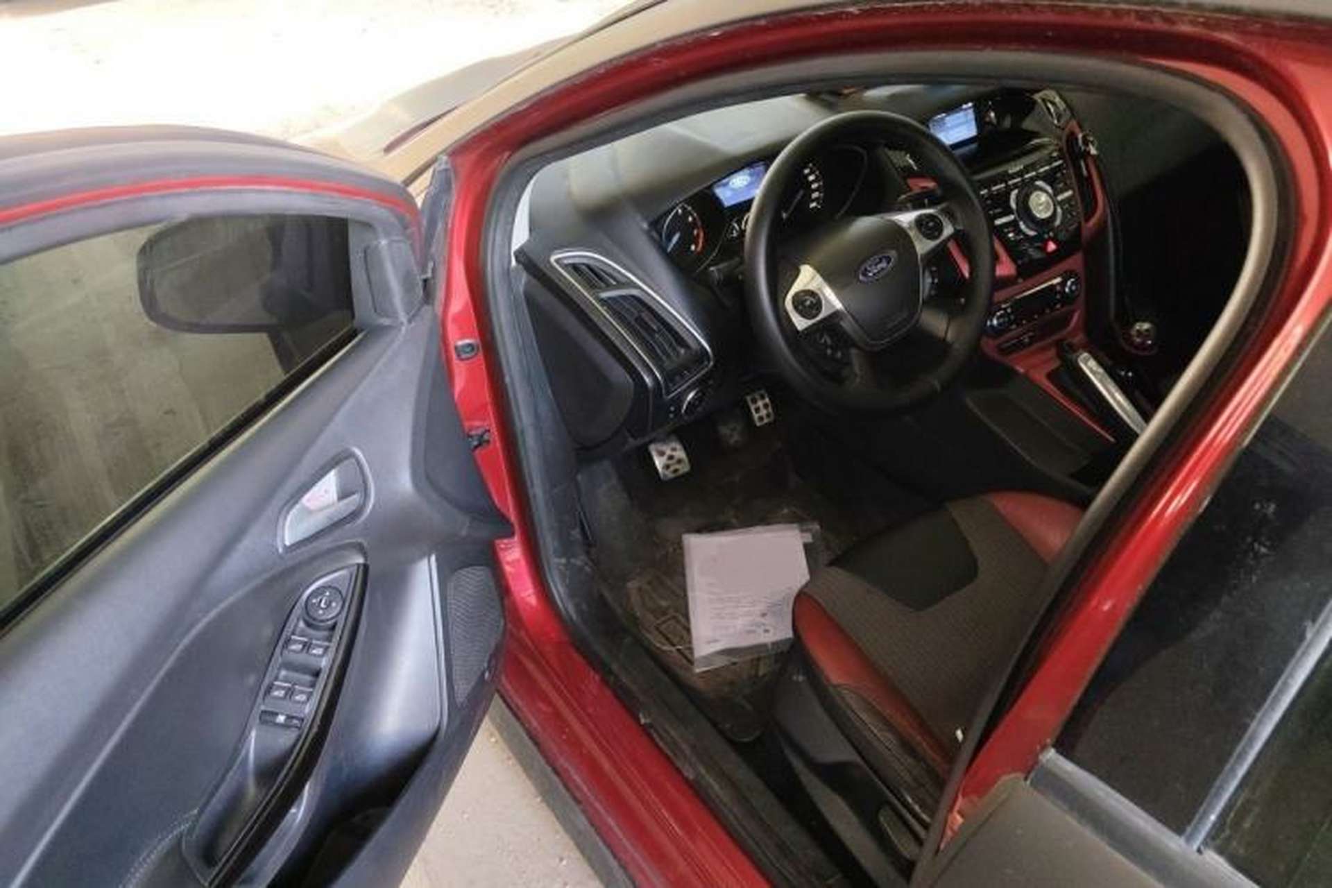 Used Ford Focus 2012 Hatchback 2.0L Manual Luxury Sport Model Driver Seat