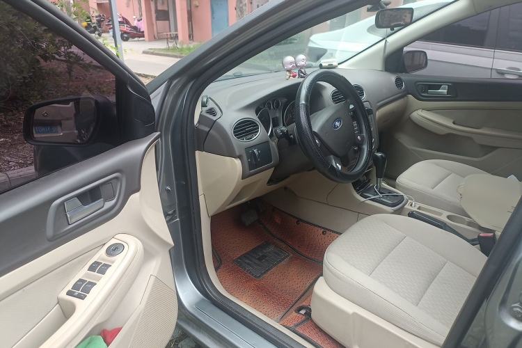 Used Ford Focus 2012 Sedan Classic 1.8L Automatic Base Model Driver Seat