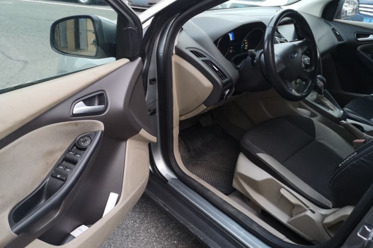 Used Ford Focus 2012 Sedan 1.6L Automatic Comfort Model Driver Seat
